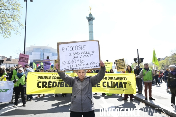 Marche pour le futur 2022, le 9 avril à Paris. Walk for the future.