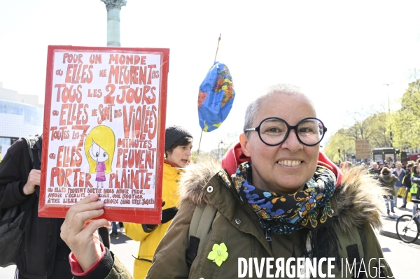 Marche pour le futur 2022, le 9 avril à Paris. Walk for the future.