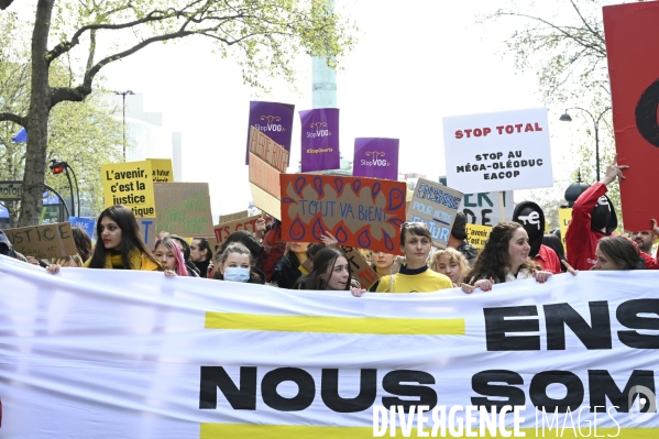 Marche pour le futur 2022, le 9 avril à Paris. Walk for the future.