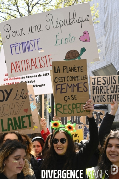 Marche pour le futur 2022, le 9 avril à Paris. Walk for the future.