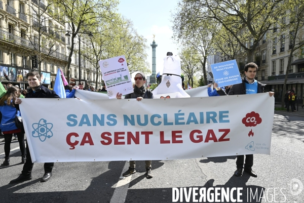 Marche pour le futur 2022, le 9 avril à Paris. Walk for the future.