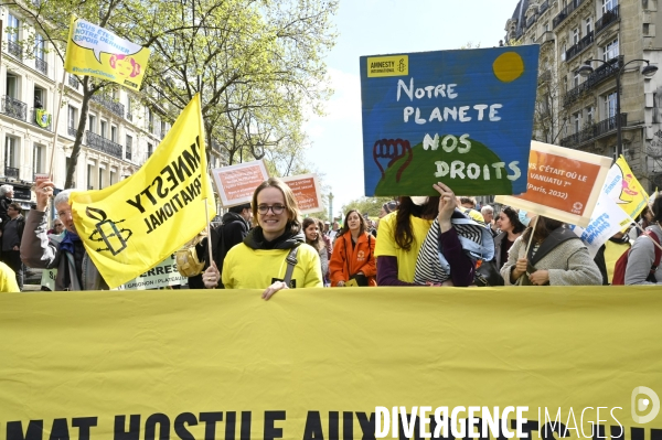 Marche pour le futur 2022, le 9 avril à Paris. Walk for the future.