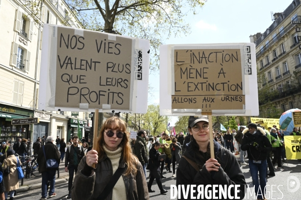 Marche pour le futur 2022, le 9 avril à Paris. Walk for the future.