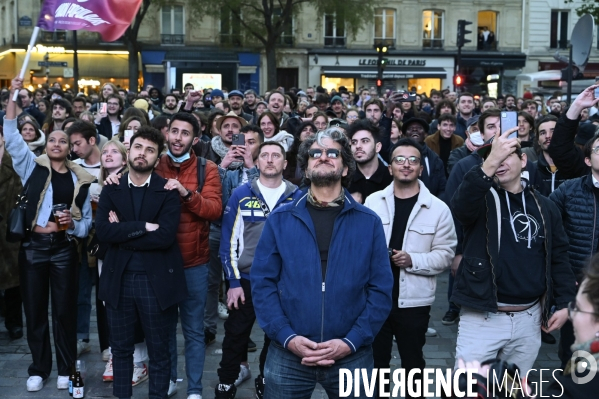 Soirée du 1er tour à l élection présidentielle 2022, avec les citoyens qui soutiennent Jean-Luc Mélenchon, candidat de la France Insoumise.