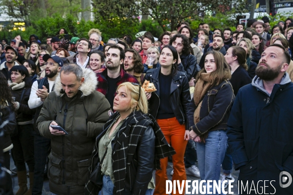 Soirée du 1er tour à l élection présidentielle 2022, avec les citoyens qui soutiennent Jean-Luc Mélenchon, candidat de la France Insoumise.