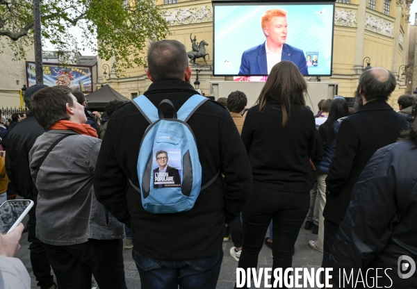 Soirée du 1er tour à l élection présidentielle 2022, avec les citoyens qui soutiennent Jean-Luc Mélenchon, candidat de la France Insoumise.