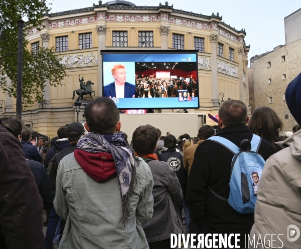 Soirée du 1er tour à l élection présidentielle 2022, avec les citoyens qui soutiennent Jean-Luc Mélenchon, candidat de la France Insoumise.