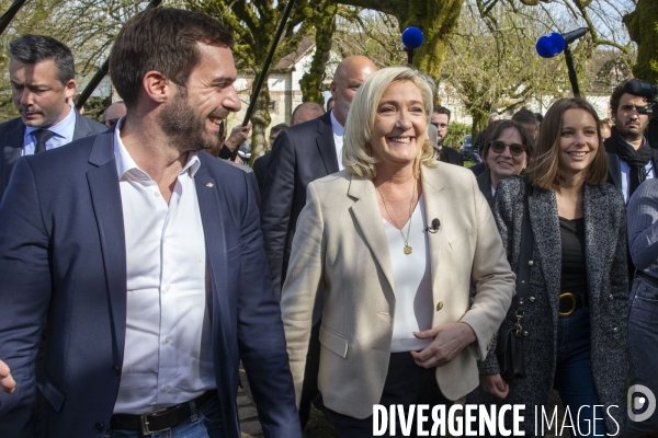 Marine Le PEN dans l Yonne