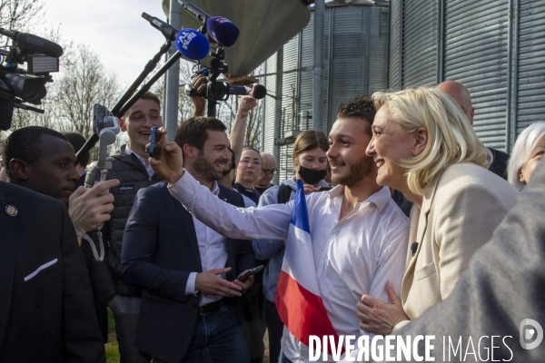 Marine Le PEN dans l Yonne