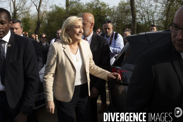 Marine Le PEN dans l Yonne