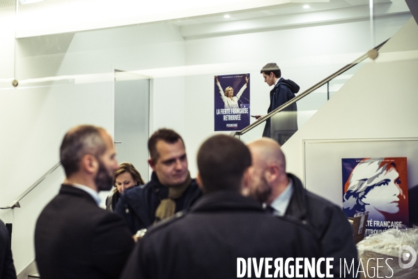 Reunion chez les republicains, au lendemain du 1er tour de l  election presidentielle.