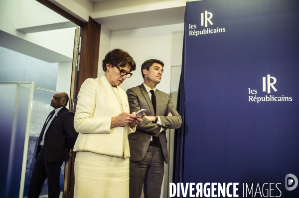 Reunion chez les republicains, au lendemain du 1er tour de l  election presidentielle.