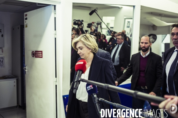 Reunion chez les republicains, au lendemain du 1er tour de l  election presidentielle.