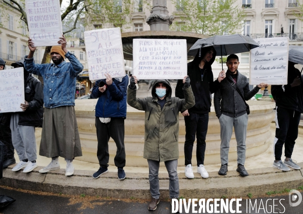 Manifestation contre la menace d une fermeture administrative de six mois de la mosquee de pessac