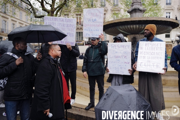 Manifestation contre la menace d une fermeture administrative de six mois de la mosquee de pessac