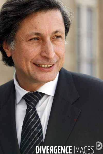 Remise du rapport de la commission cope sur la television publique