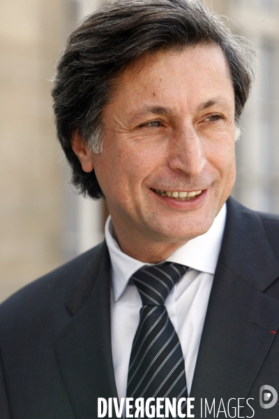 Remise du rapport de la commission cope sur la television publique