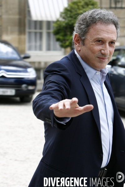 Remise du rapport de la commission cope sur la television publique