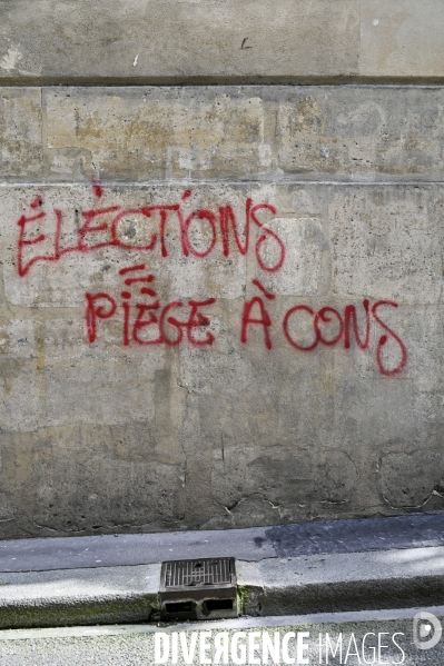 Les étudiants se mobilisent devant la Sorbonne avant le 2er tour à l élection présidentielle 2022.