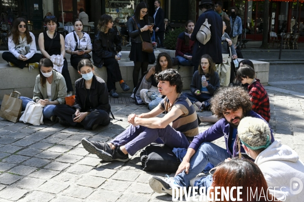 Les étudiants se mobilisent devant la Sorbonne avant le 2er tour à l élection présidentielle 2022.