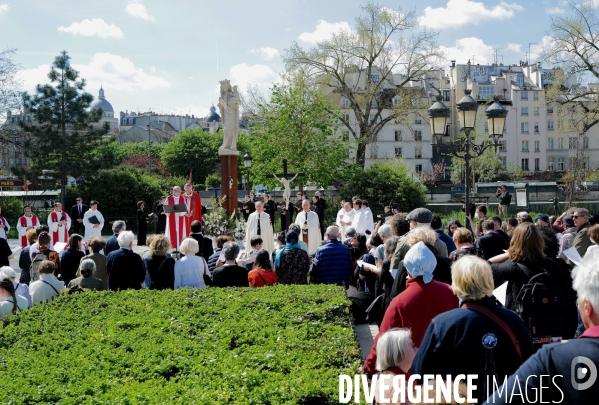 Le Vendredi saint célébré à Notre Dame