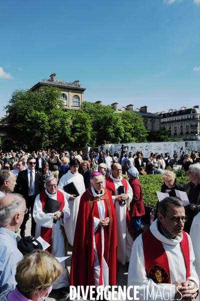 Le Vendredi saint célébré à Notre Dame