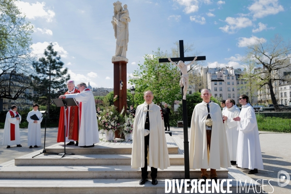 Le Vendredi saint célébré à Notre Dame