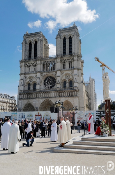 Le Vendredi saint célébré à Notre Dame