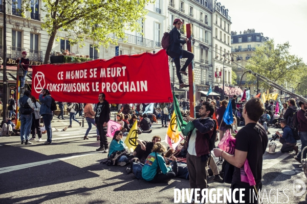 Action de extinction rebellion (xr) pour le climat.