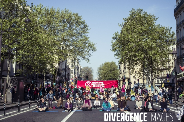 Action de extinction rebellion (xr) pour le climat.