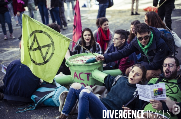 Action de extinction rebellion (xr) pour le climat.