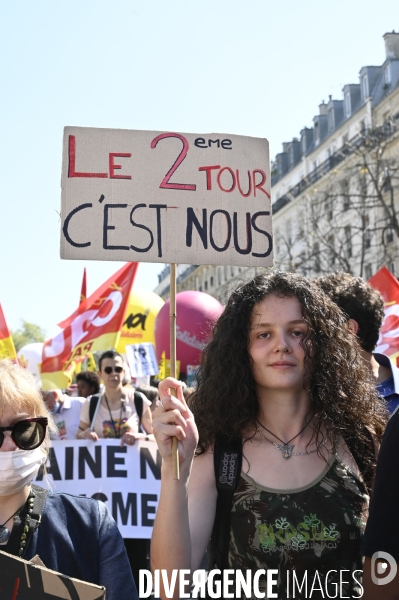 Manifestation entre les 2 tours, contre l extreme droite, le racisme, le fascisme.