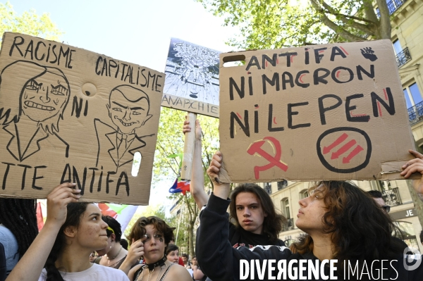 Manifestation entre les 2 tours, contre l extreme droite, le racisme, le fascisme.