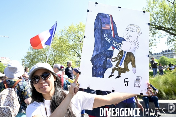 Manifestation entre les 2 tours, contre l extreme droite, le racisme, le fascisme.