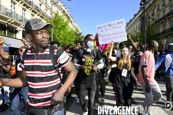 Manifestation entre les 2 tours, contre l extreme droite, le racisme, le fascisme.