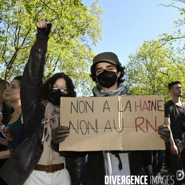 Manifestation entre les 2 tours, contre l extreme droite, le racisme, le fascisme.