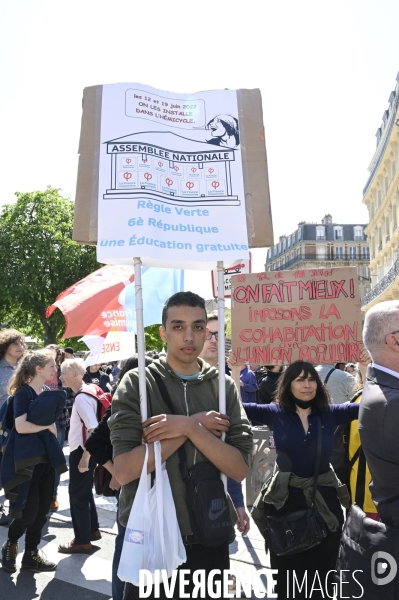 Manifestation entre les 2 tours, contre l extreme droite, le racisme, le fascisme.