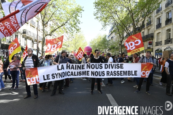 Manifestation entre les 2 tours, contre l extreme droite, le racisme, le fascisme.