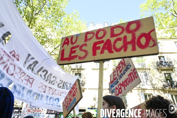 Manifestation entre les 2 tours, contre l extreme droite, le racisme, le fascisme.