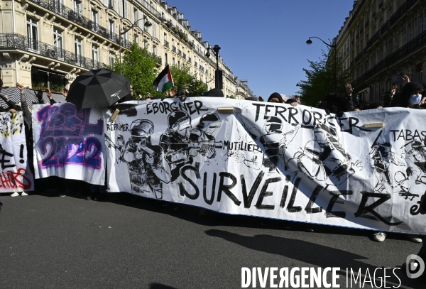 Manifestation entre les 2 tours, contre l extreme droite, le racisme, le fascisme.