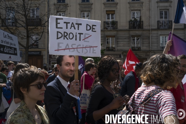 Marche contre l extrême droite