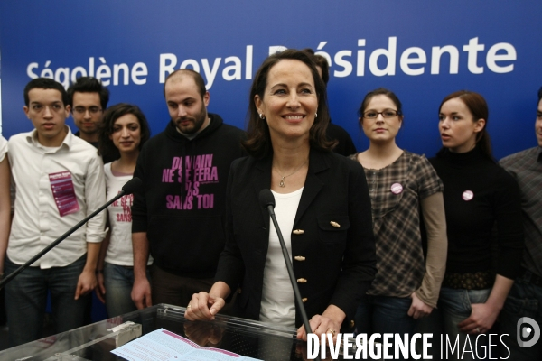 Segolene royal: conference de presse avec la segosphere