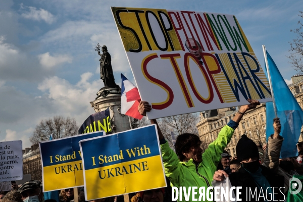 PARIS - Rassemblement pour l Ukraine et contre l invasion Russe