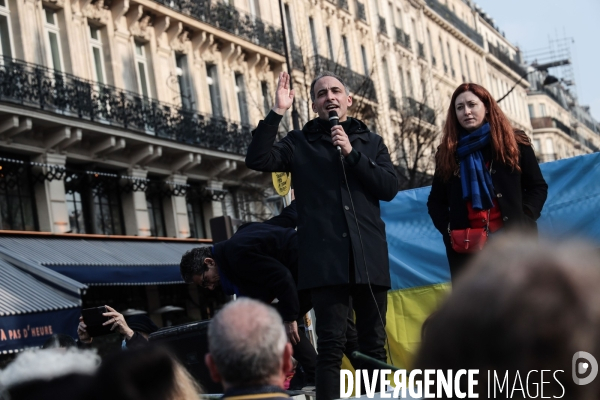 PARIS - Rassemblement pour l Ukraine et contre l invasion Russe