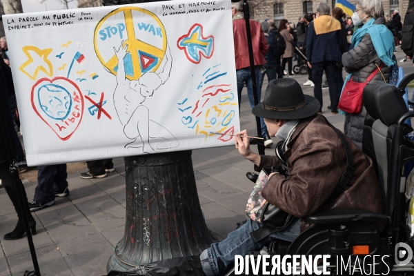 PARIS - Rassemblement pour l Ukraine et contre l invasion Russe