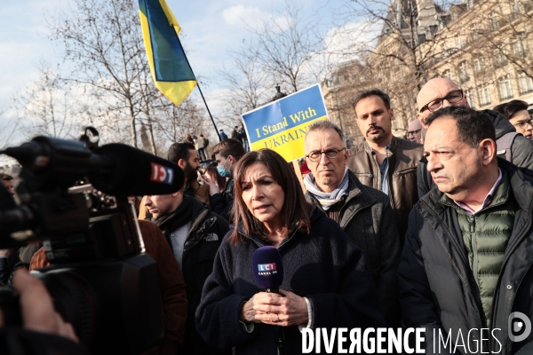 PARIS - Rassemblement pour l Ukraine et contre l invasion Russe