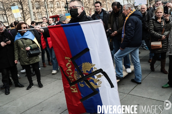 PARIS - Rassemblement pour l Ukraine et contre l invasion Russe