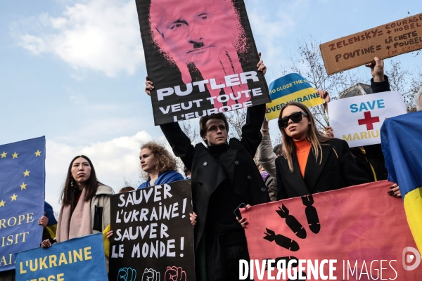 PARIS - Rassemblement pour l Ukraine et contre l invasion Russe