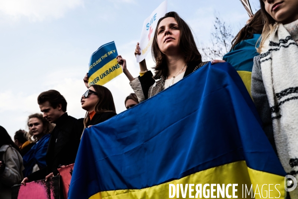 PARIS - Rassemblement pour l Ukraine et contre l invasion Russe