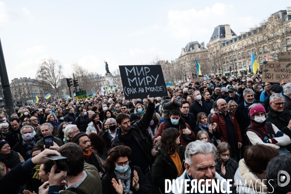 PARIS - Rassemblement pour l Ukraine et contre l invasion Russe
